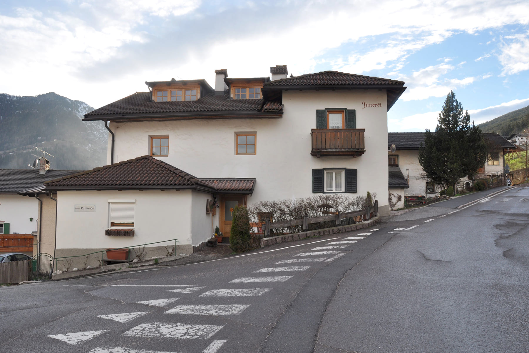 Häusergruppe Junerëi