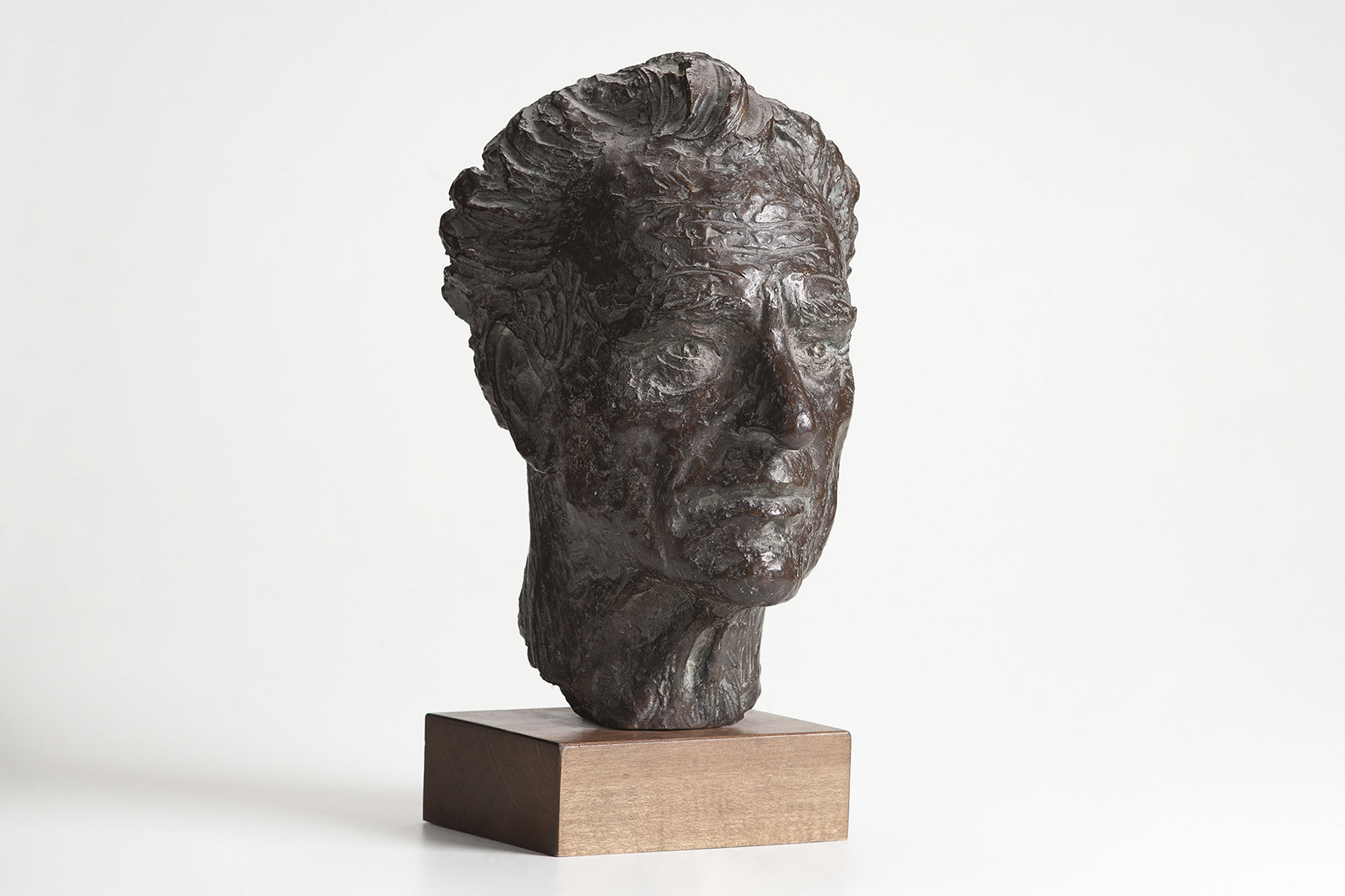 Portät des Luis Trenker von Bildhauer David Moroder, 1984