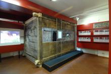 Präsentation der restaurierten Schlafkammer mit den Rötelzeichnungen von 1490 im Museum Gherdëina