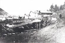 Bauarbeiten der Bahnstrecke innerhalb von Junerei, 1915